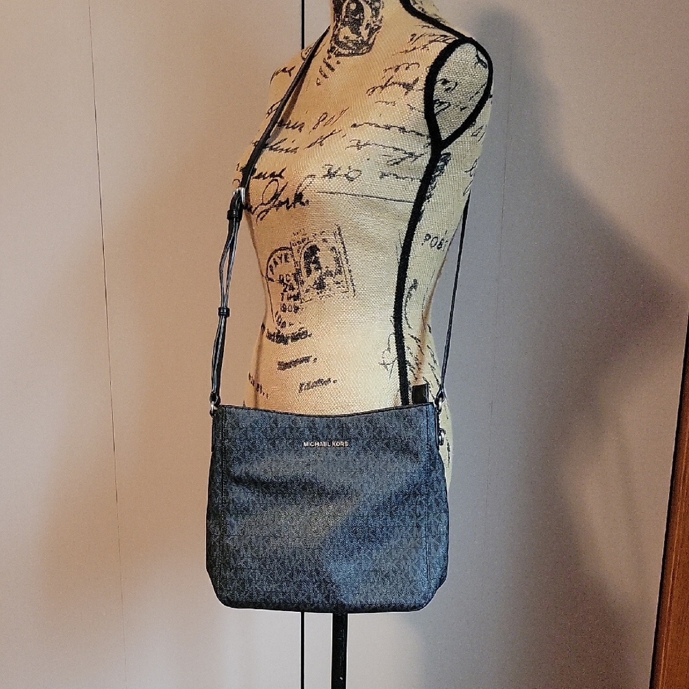 Michael Kors Crossbody Purse